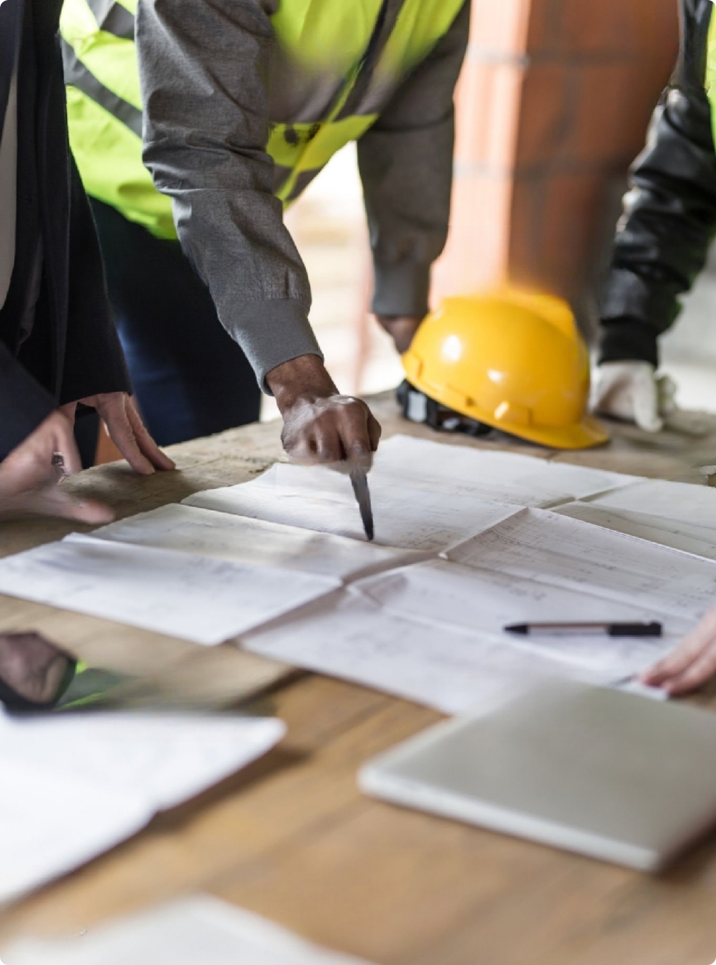 Contatti Electrical Global Services - Azienda che realizza impianti elettrici ed elettromeccanici per le aziende